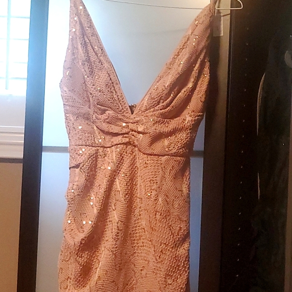 Dress - Picture 1 of 2